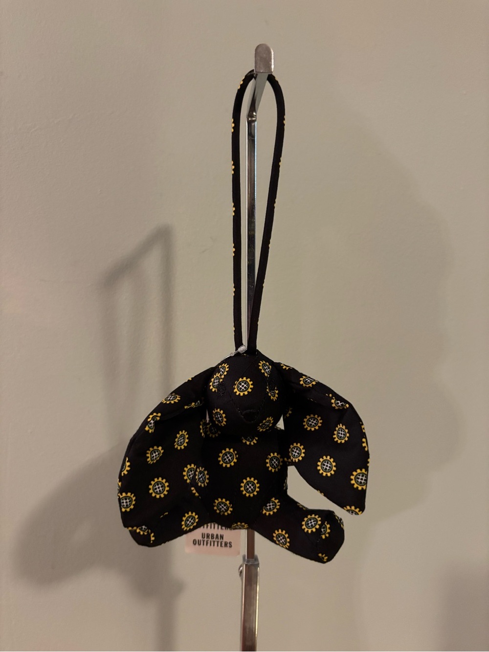 Vera Bradley UO Exclusive 3D Bunny Bag Charm retired patterned yellow sunflowers - Picture 3 of 12